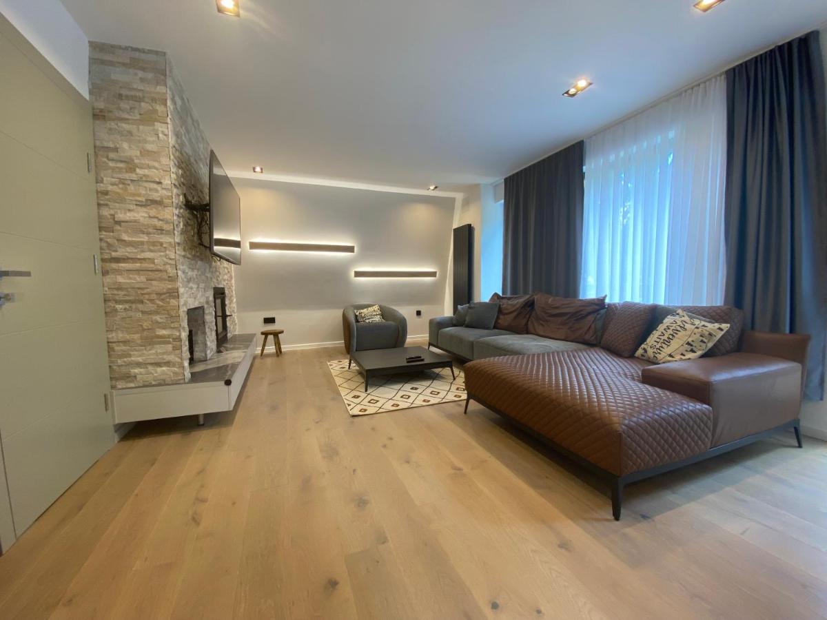 Olympic Oasis Villa ยาโฮรินา ภายนอก รูปภาพ