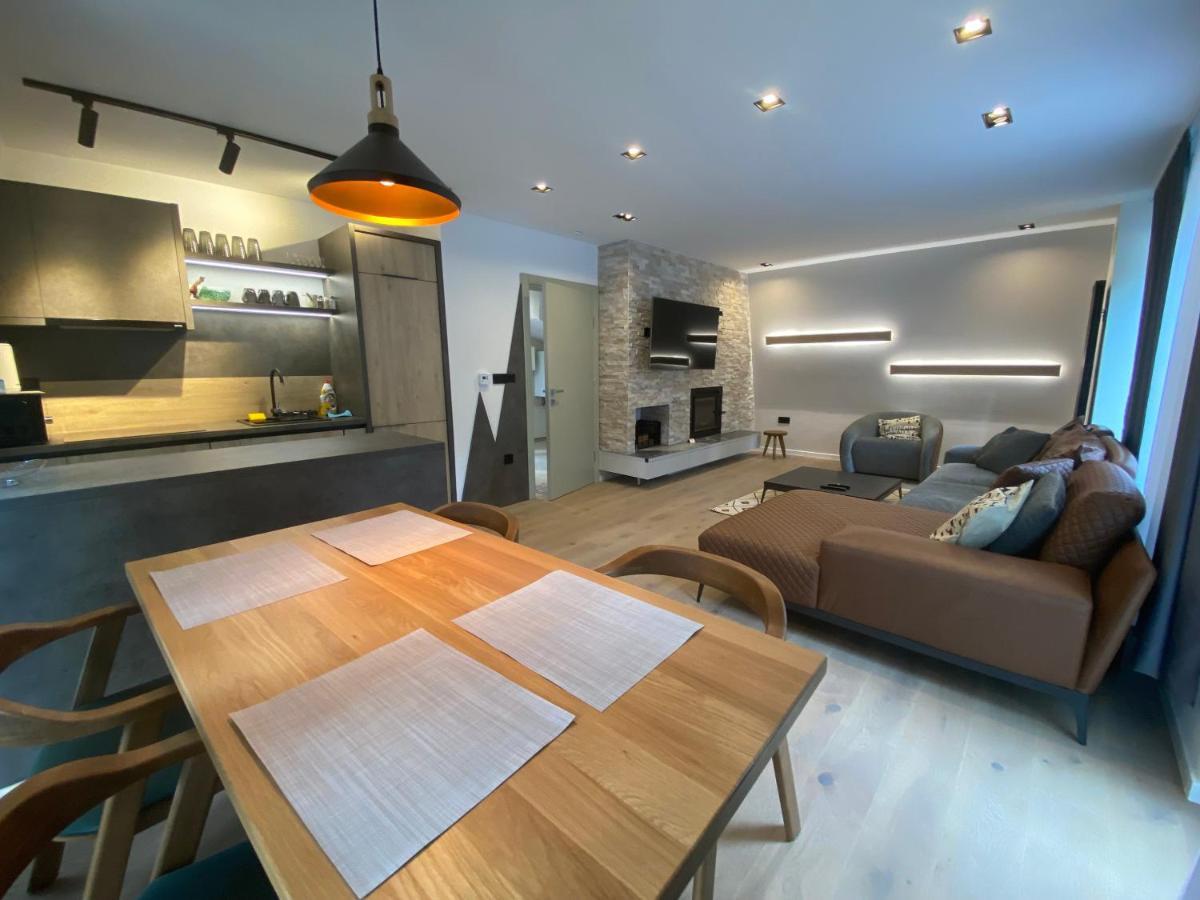 Olympic Oasis Villa ยาโฮรินา ภายนอก รูปภาพ